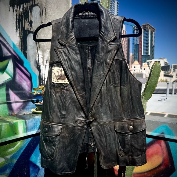 QUEEN of NOTHING Leather Battle Vest Fantasy Paranormal Holly Black - Picture 15 of 16